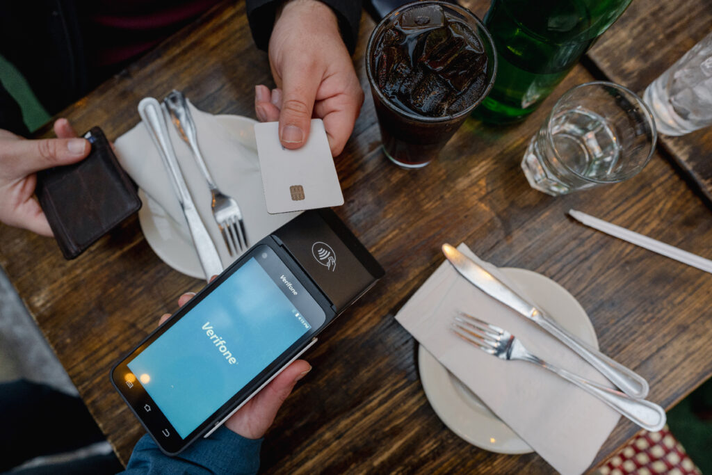 terminal de paiement geasy-pay-solution-de-paiement